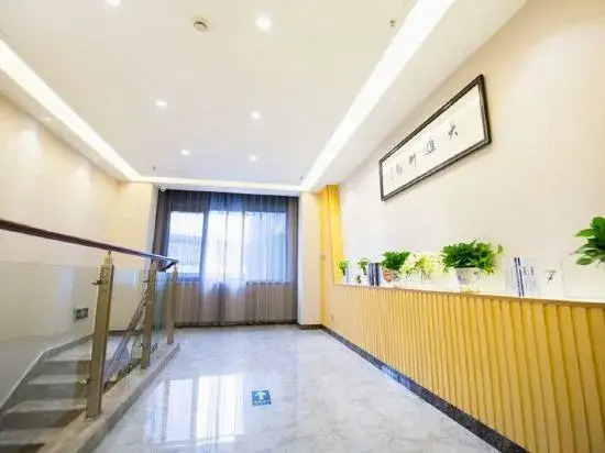 Lingxiu Theme Hotel (Ma'anshan East Station Olympic Sports Center Branch)