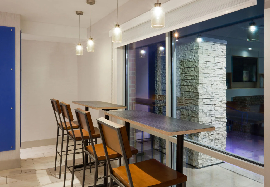 Holiday Inn Express and Suites Des Moines Downtown by IHG