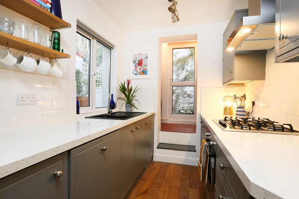 Elegant 2BD House in Colourful Cliftonwood