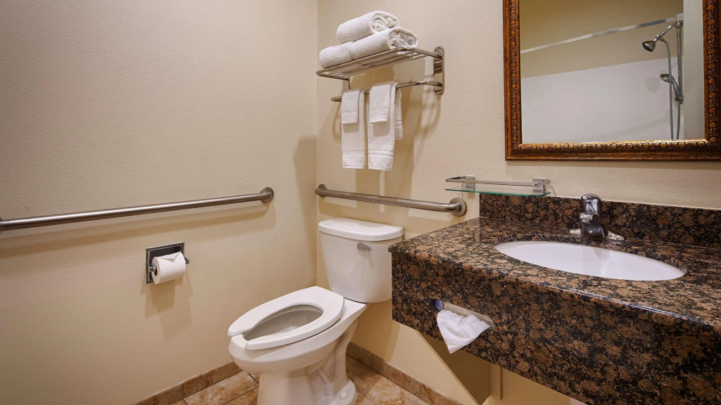 Best Western Lockhart Hotel & Suites