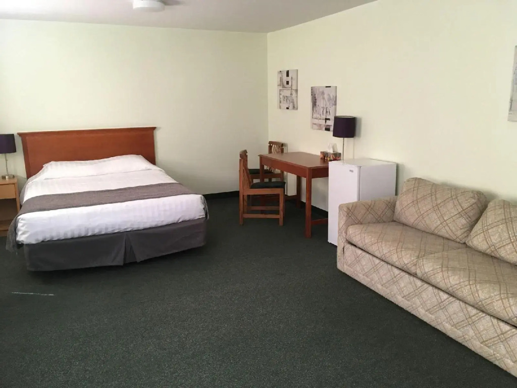 Asessippi Inn