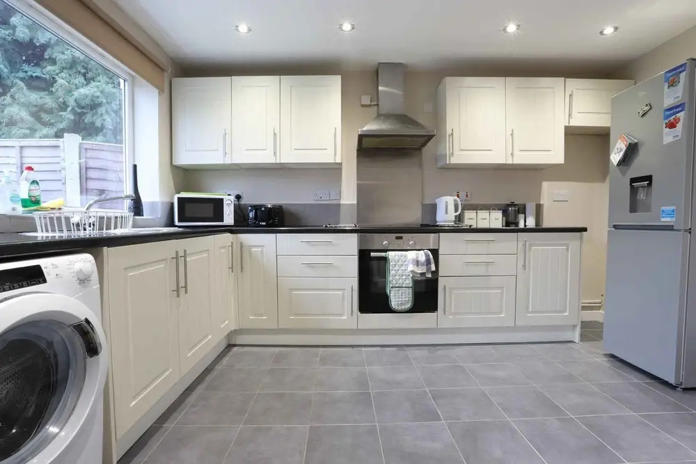 Solihull/NEC/Airport 3 BR Semi-detached House