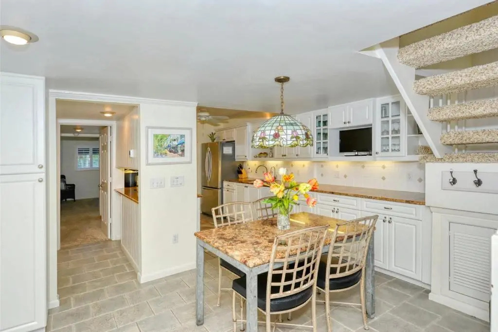 LaPlaya 204D Beach-lovers paradise 200 feet of private beach along the turquoise Gulf of Mexico