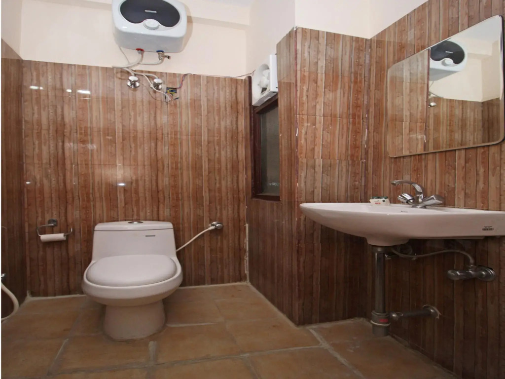 Collection O 6343 Hotel City Rooms Greater Noida
