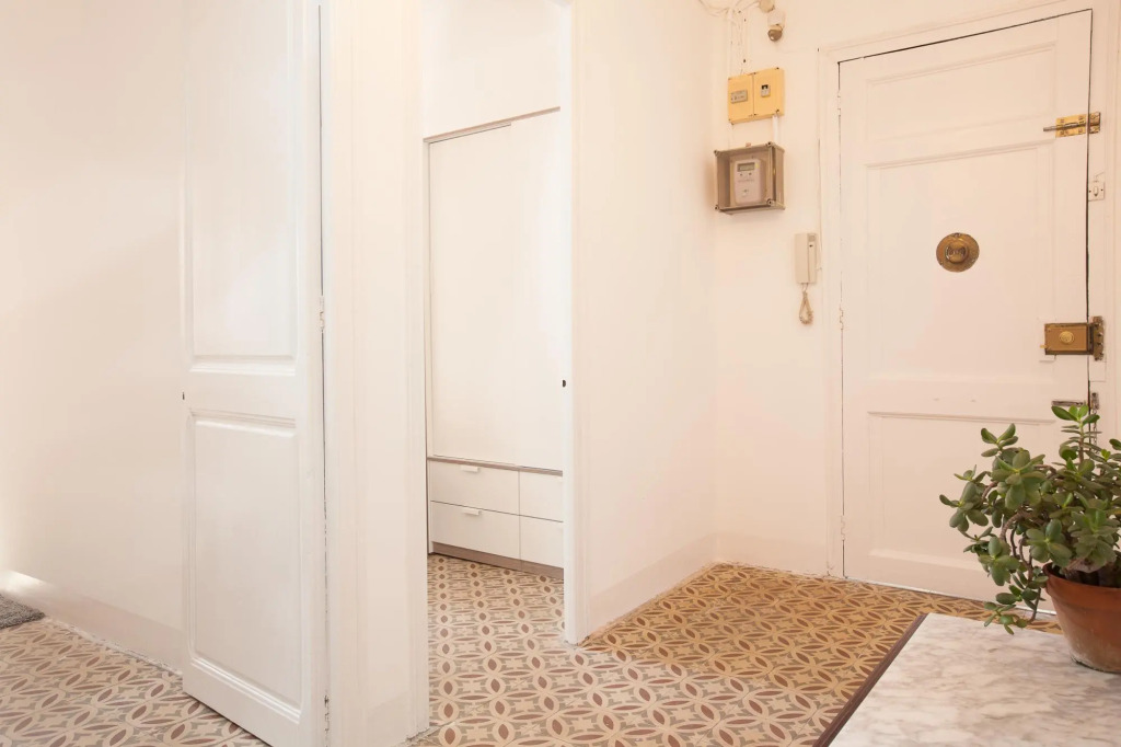 CONSELL DE CENT · Loving the Sagrada Familia 3BR comfort apartment