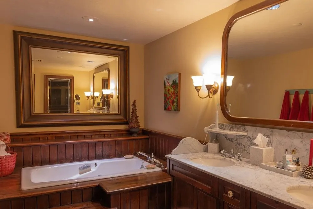 Stunning Western Inspired Private 3 Bedroom Villa Villa