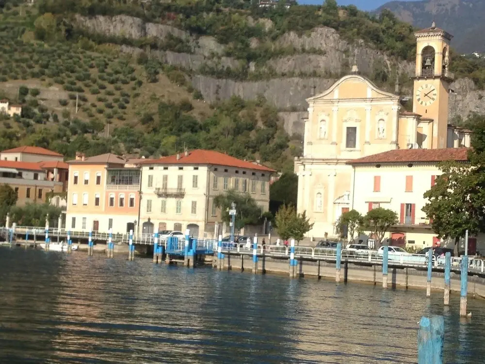 In Riva al Lago di Iseo Residenza Primo Piano