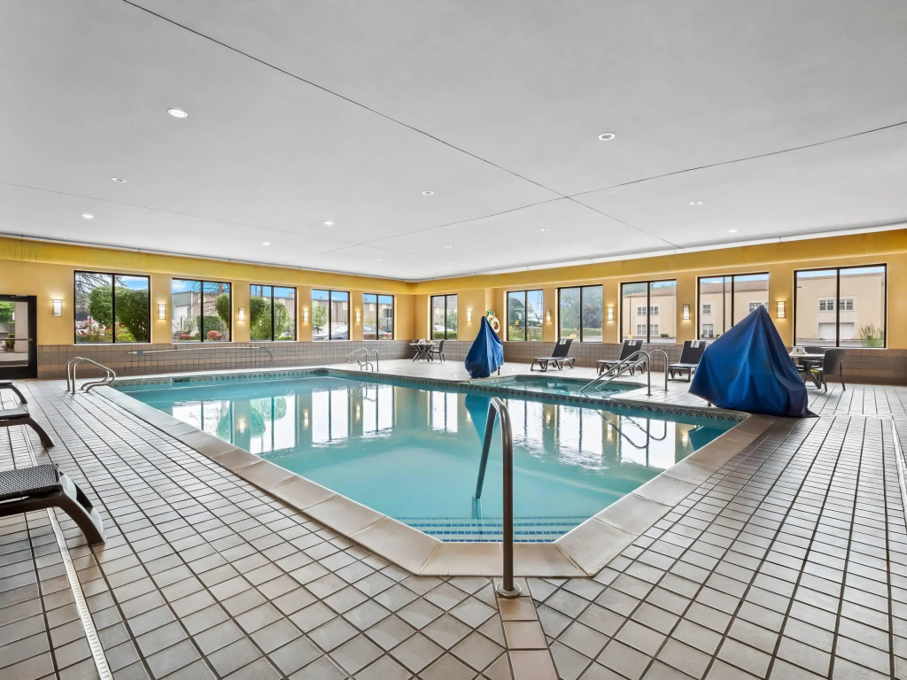 Comfort Inn & Suites