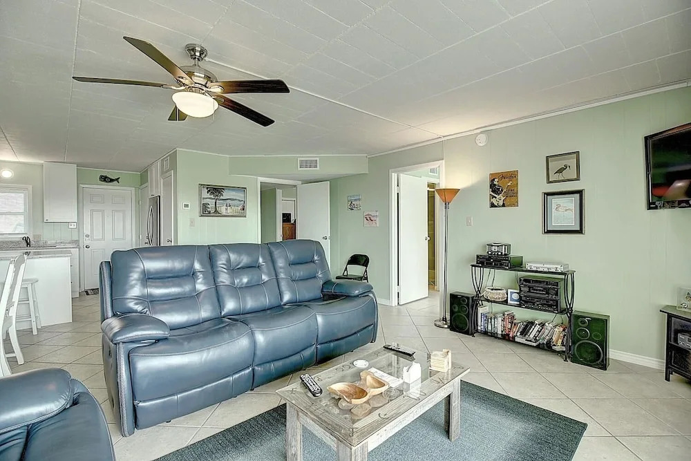 Island 109 3 Bedroom Condo
