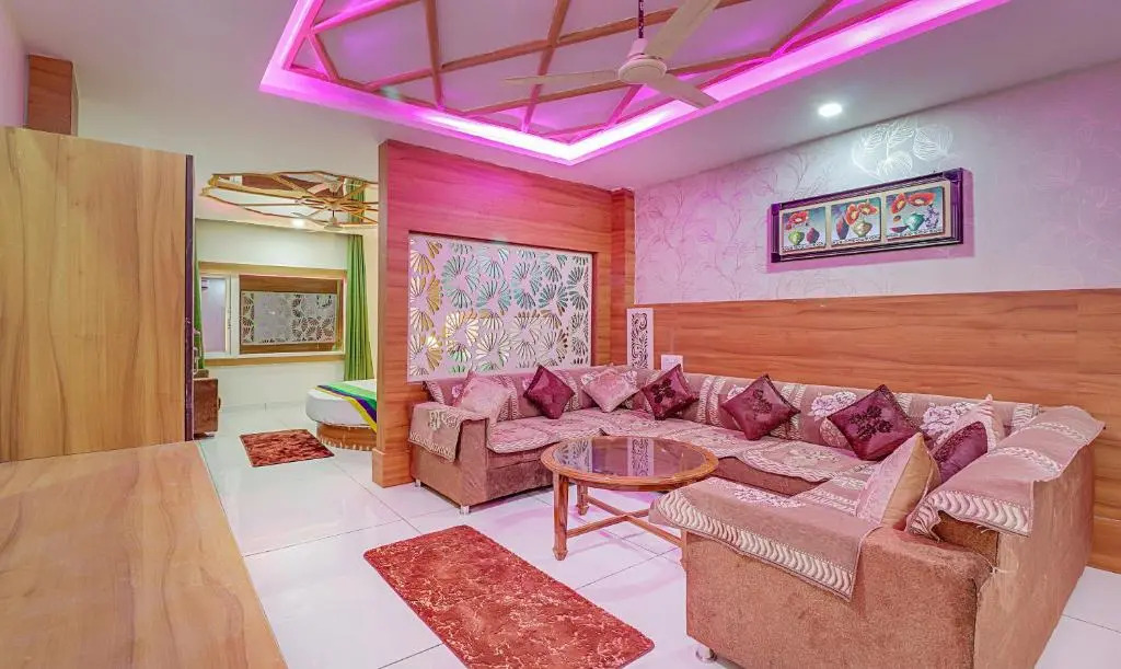 Treebo Royal Mirage, Bhoopatwala