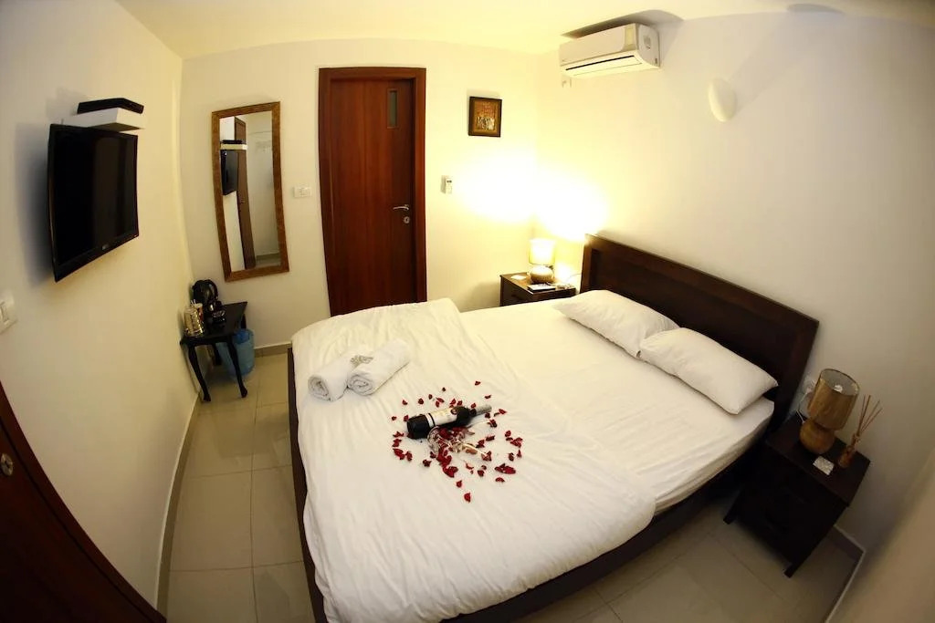 Royale Rooms