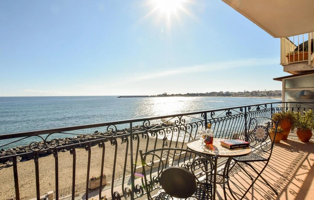 Stunning Apartment in Giardini Naxos With Wifi and 2 Bedrooms
