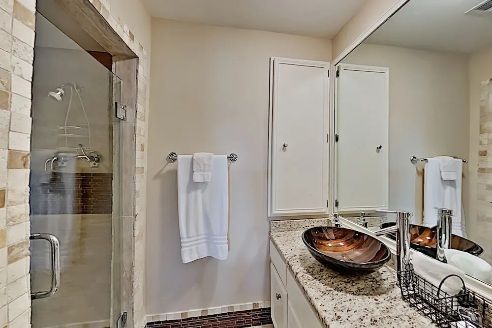 Lavish All-suite W/ Tennis Courts: Near Pool, Golf 4 Bedroom Condo