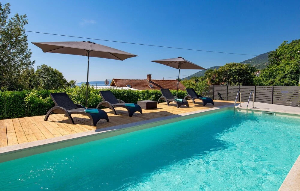Nice Apartment in Lovran With 2 Bedrooms, Wifi and Outdoor Swimming Pool
