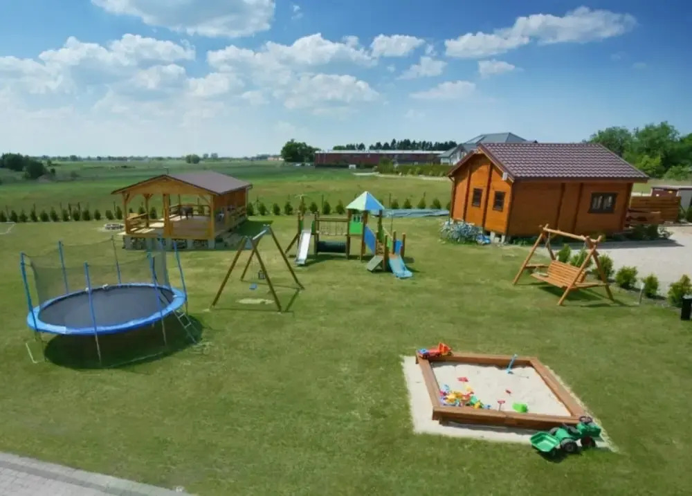 Holiday Homes With Pool, Mielenko