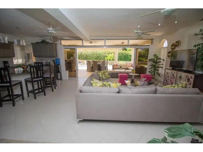 One of a Kind 6 Bedroom Luxury Villa