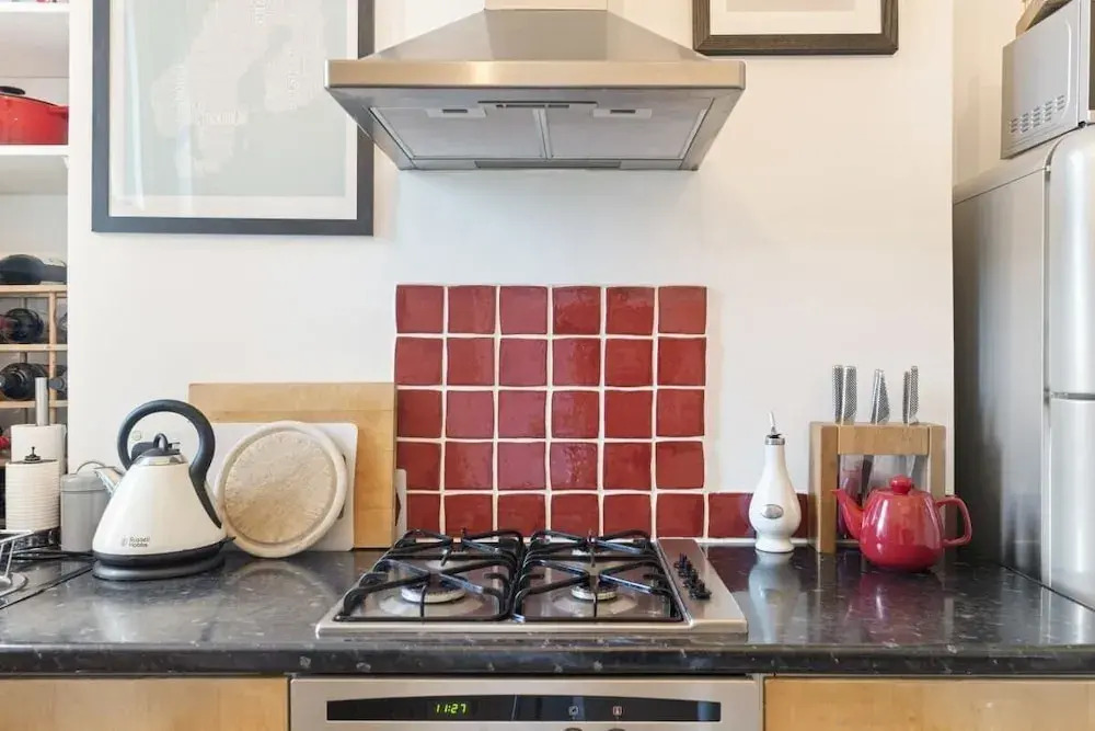 Contemporary 1 Bedroom Apartment in Hammersmith, London