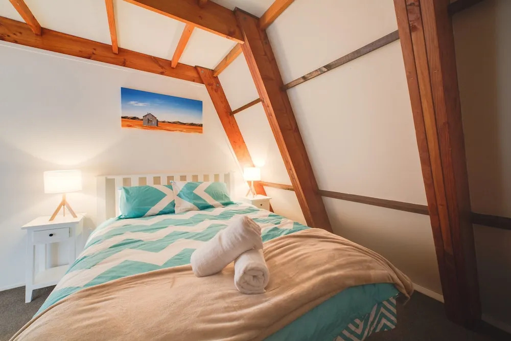 Awesome 3 bed Rotorua Lake House