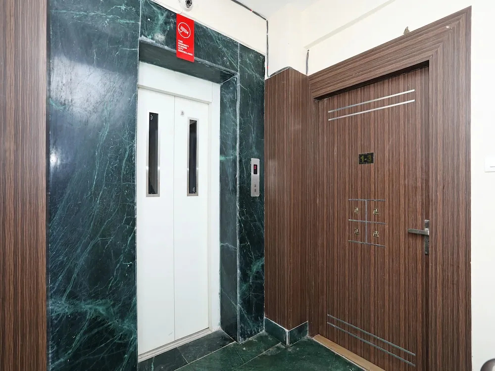 OYO 9665 Residency Inn