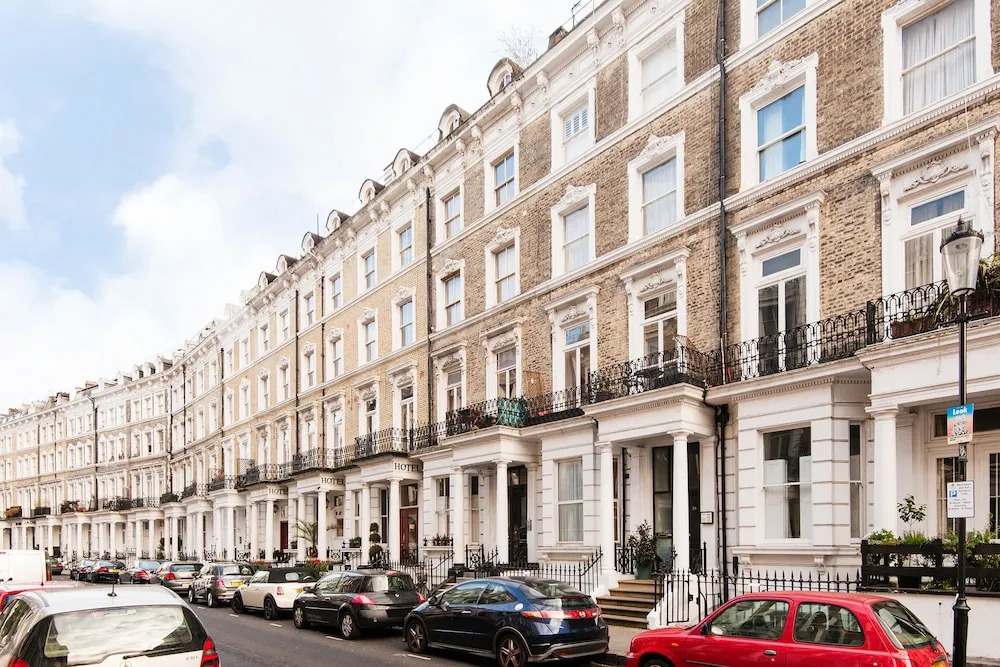 Earls Court Suites by Whelans