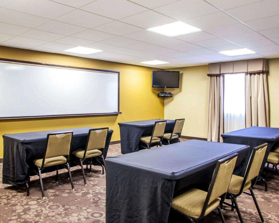 Quality Inn & Suites Peoria North