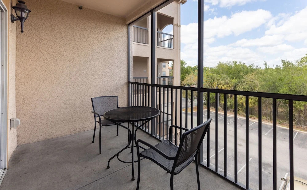 8000tw Unit 4303 - Tuscana Resort 2 Bedroom Condo by RedAwning