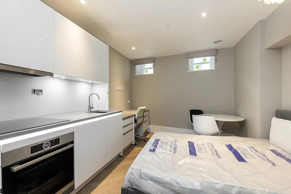 Incredible 6 Storey 4 bed Luxury House in St James