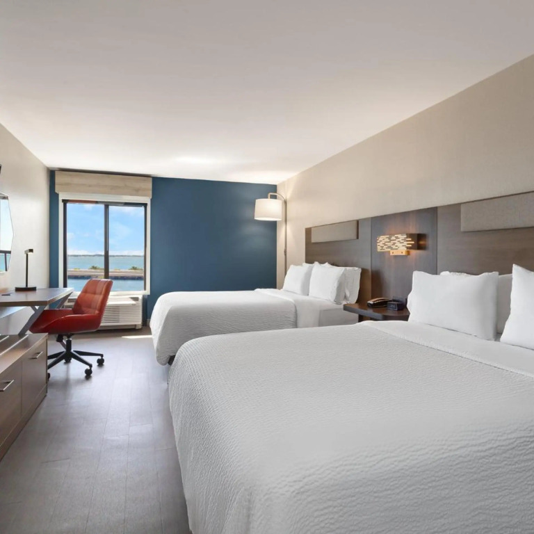 Holiday Inn Express Hotel & Suites Tampa-Rocky Point Island by IHG