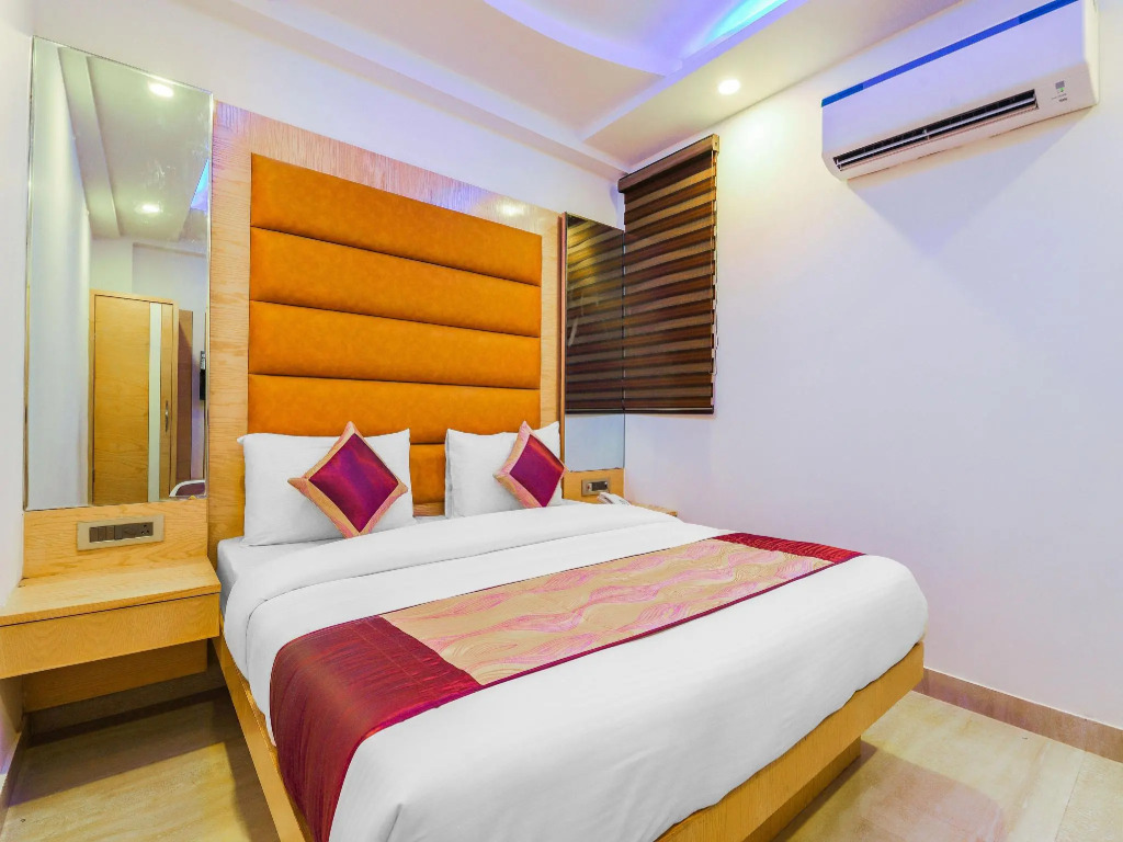 Capital O 16131 Mohit Guest House