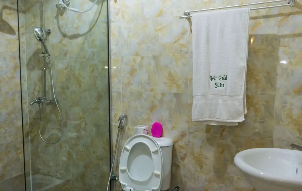 Iris Gold Suite