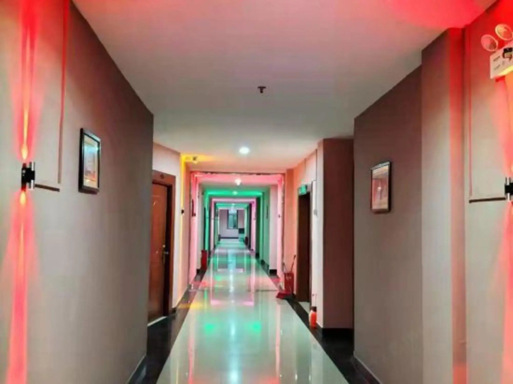 Shanghai Yuanxiang Lake Business Hotel