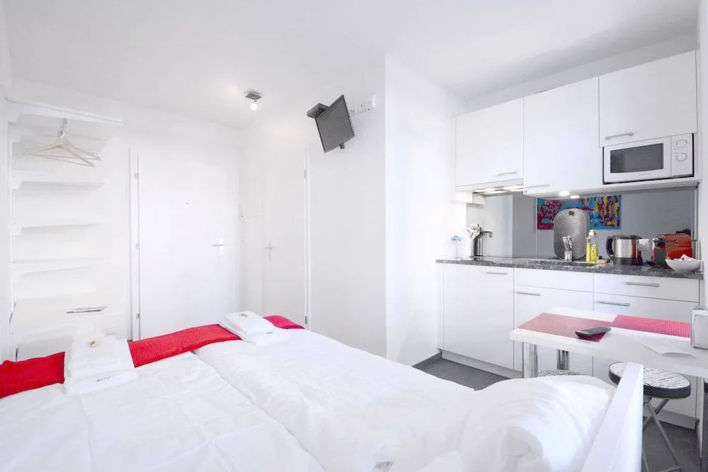HITrental Station Apartments