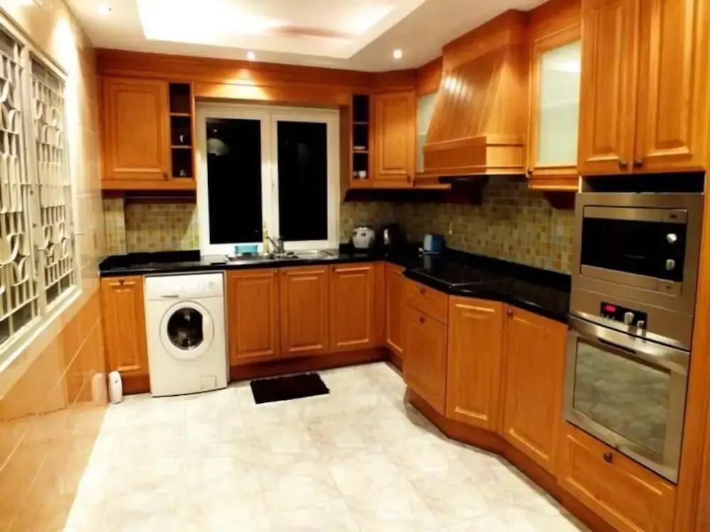 4 Bedroom Villa Walking Street 15 Min Ride Away