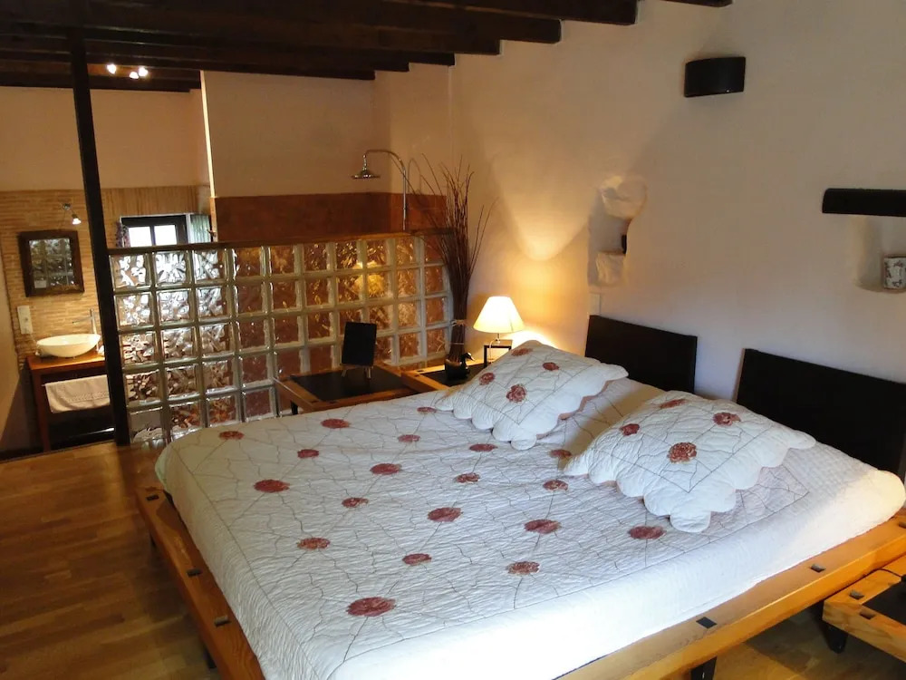 chambres d hotes Le Mas Julien piscine chauffée adult only