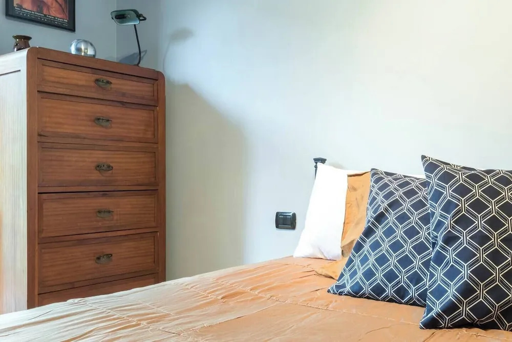 JOIVY Cozy Flat for 4 w/ Patio, Nearby Navigli