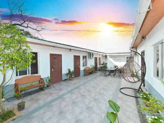 Banyan Tree Courtyard Homestay (Beihai Yintan Branch)