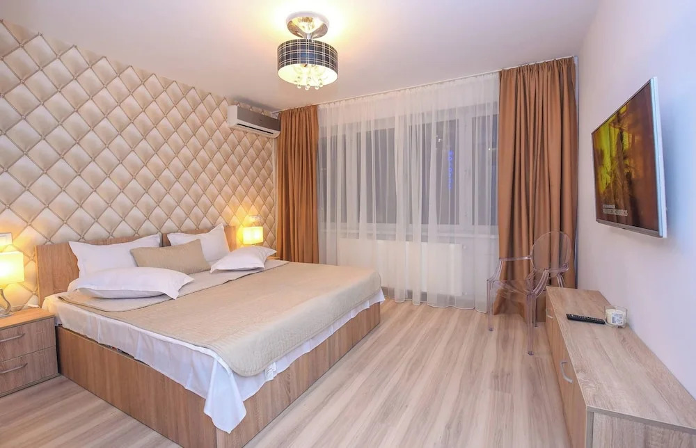 Libra Apartment - Two Bedrooms - 5 Guests - Next To Cismigiu Gardens