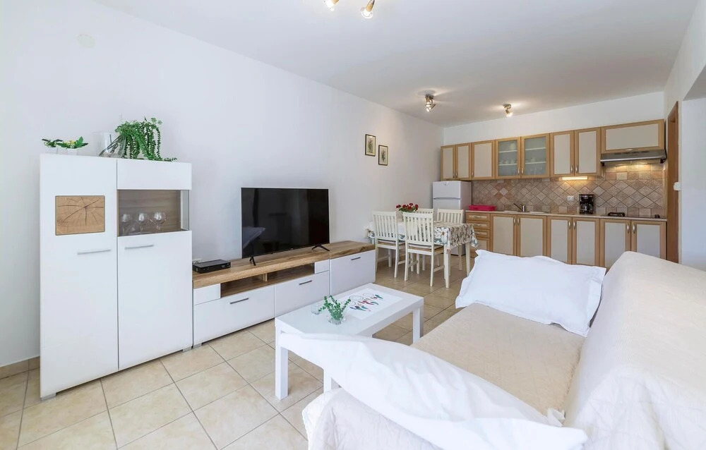 Nice Home in Vodnjan With 1 Bedrooms and Wifi