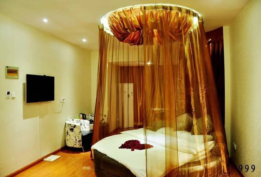 Aishang Theme Hotel