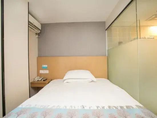 Shell Hotel (Zhuhai Gongbei Port, Fuhuali Wal-Mart)