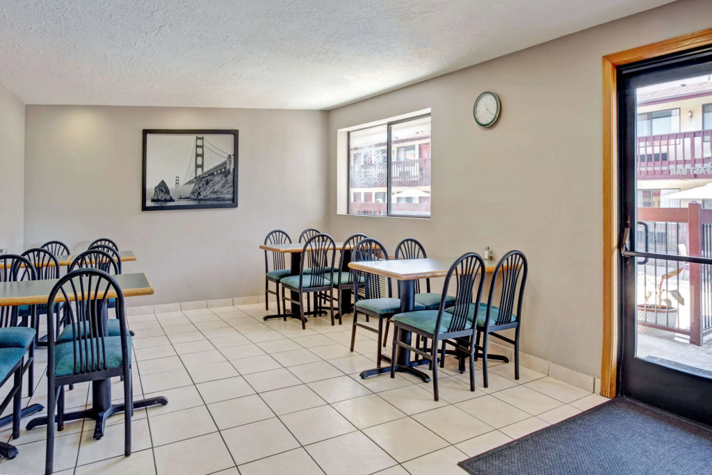Super 8 by Wyndham Albany Corvallis