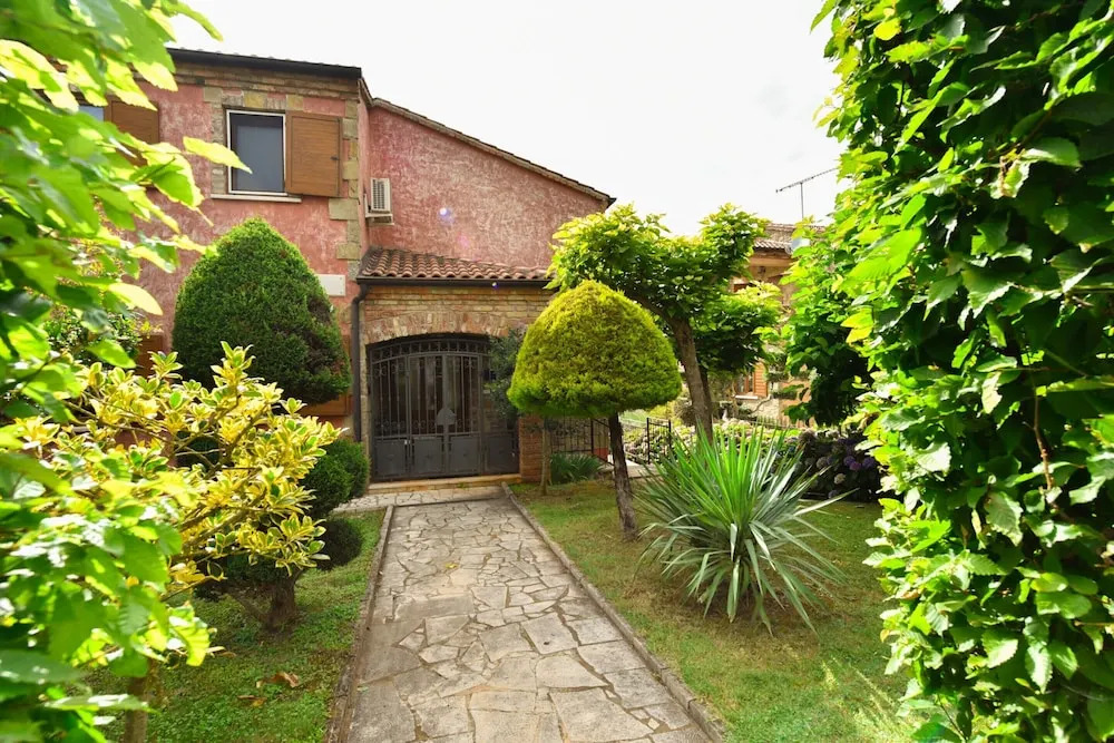 Villa mit Pool in Kastelir fur 9 Personen