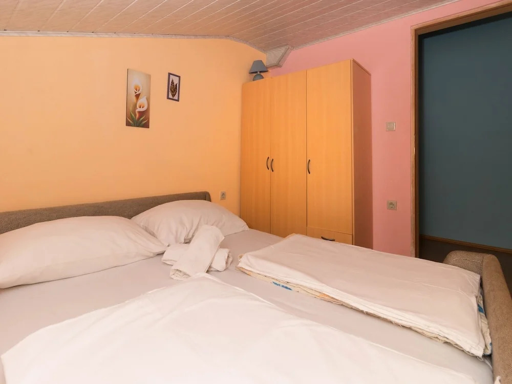 Secluded Holiday Home in Azillanet With Private Pool