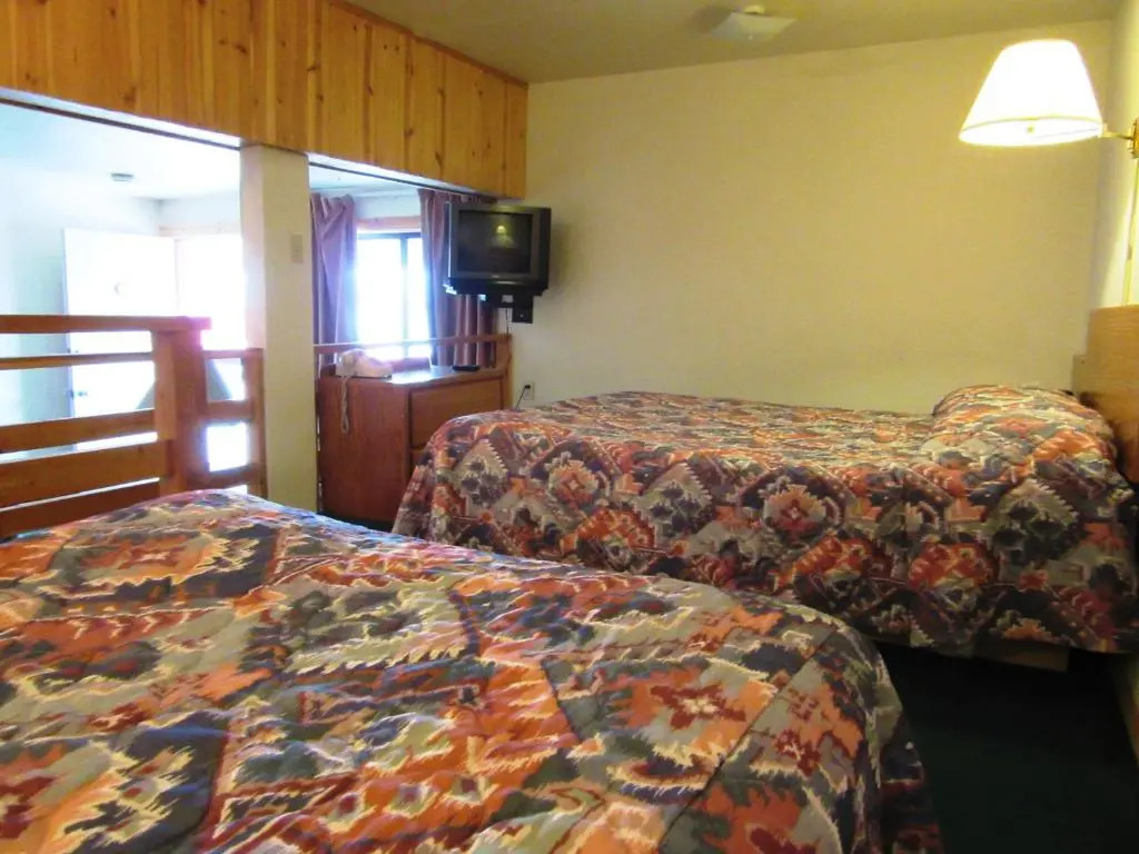 Travelers Lodge