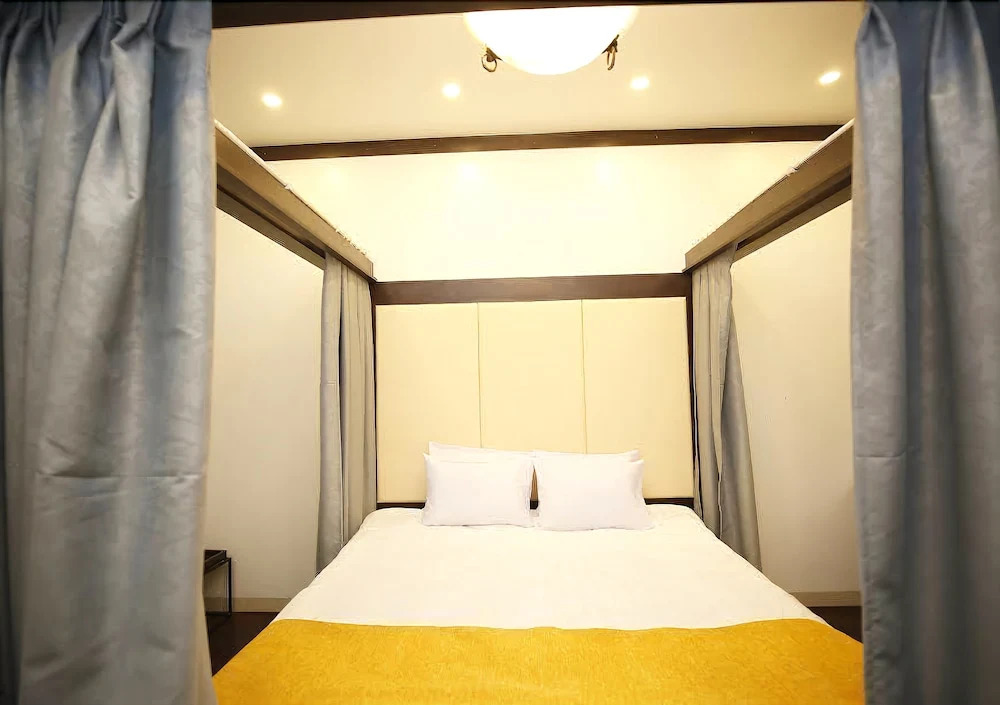 Summer Place Hotel - Hostel