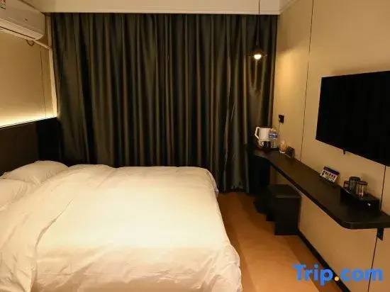 Longquan Hotel