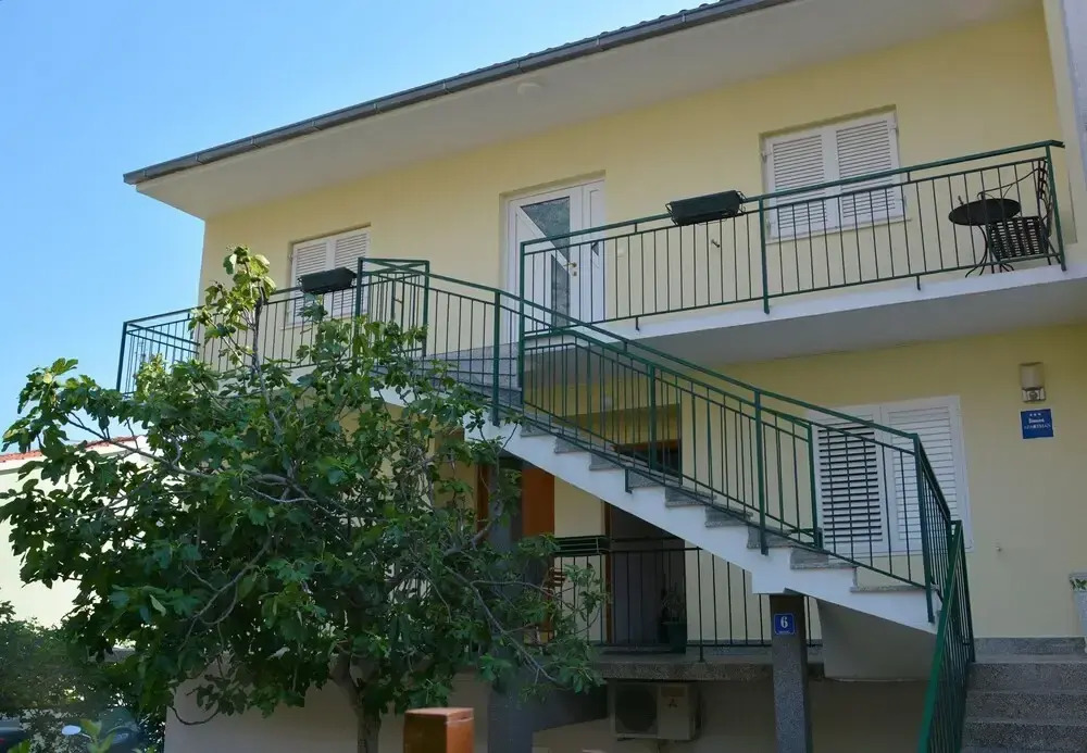 Zrine - Comfortable With a Balcony - A1