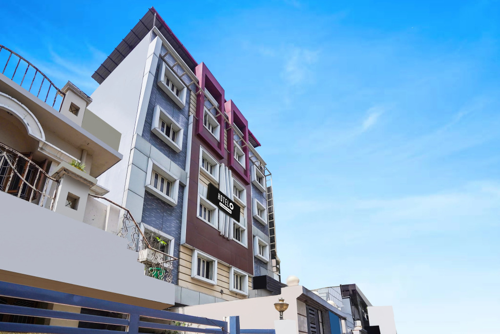 OYO Flagship 111 Canal Road