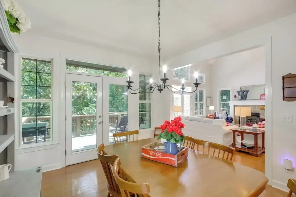 3 Mi to Pickwick Lake: Spacious Family Getaway