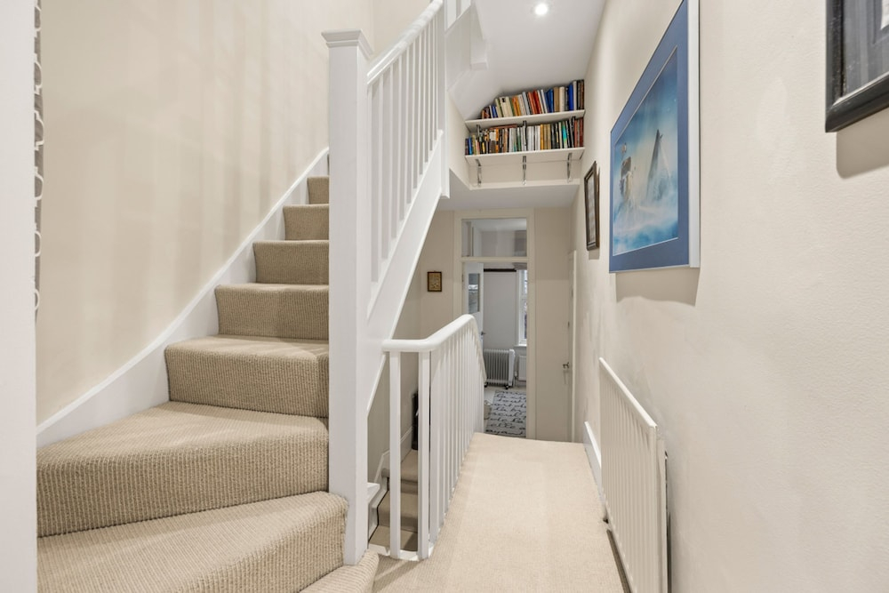 Stunning 3 Bedroom Maisonette in Chelsea